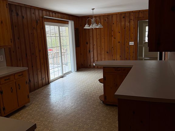 2nd image of 208 Ridgewood Dr