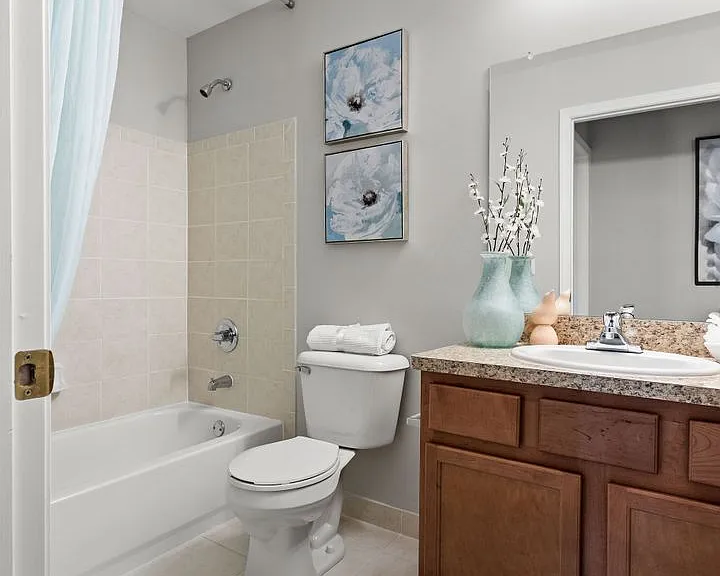 Ashford Apartments — Photo 101