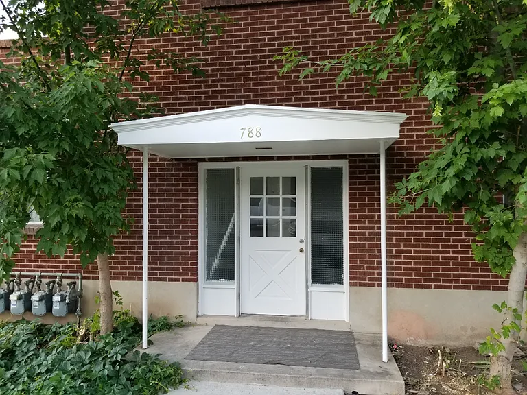 788 East 5th Avenue — Photo 24