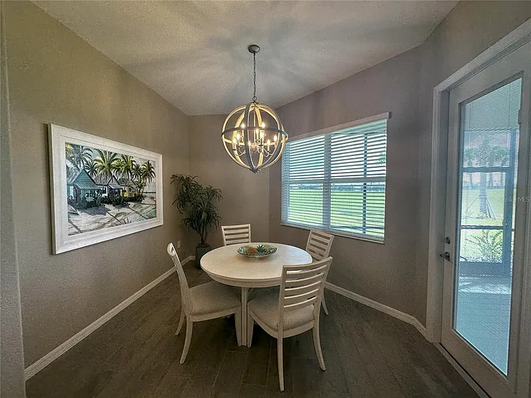 25115 Longmeadow Dr — Photo 11