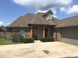 13051 Moss Pointe Dr, Geismar, LA 70734