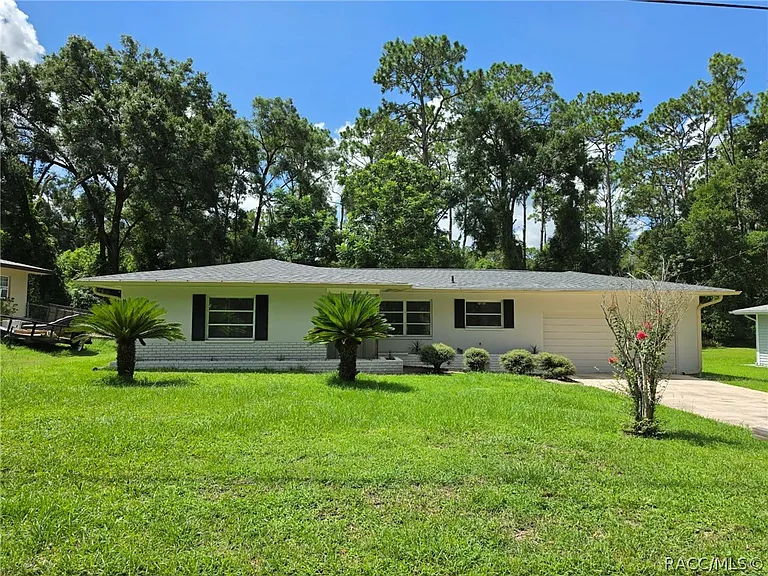 6106 E Calico Ln — Photo 1