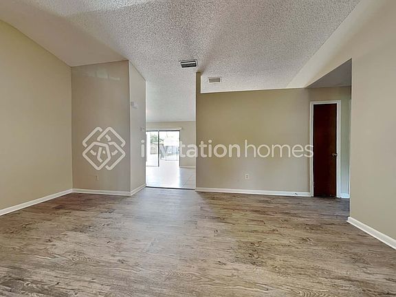 5th image of 3811 Southview Dr