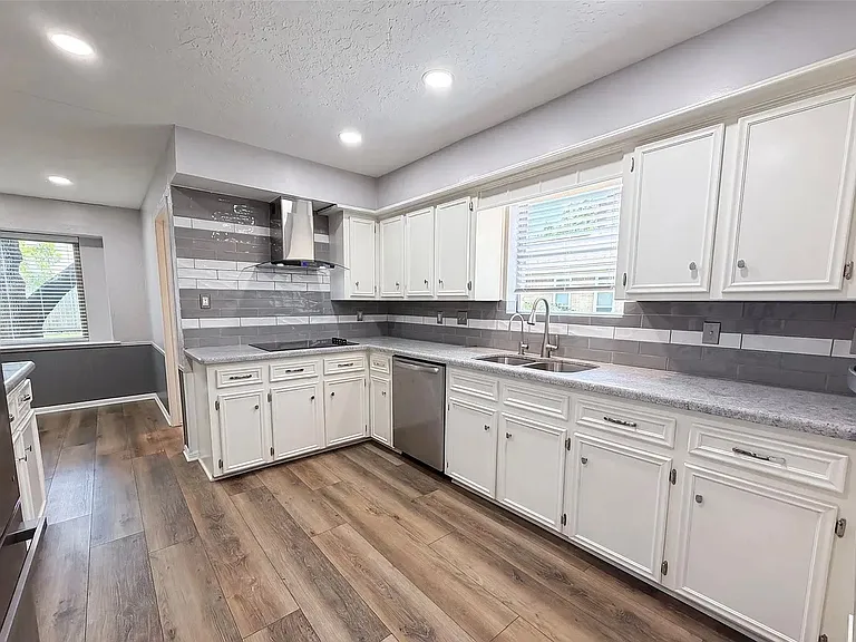 10331 Sweetwood Dr — Photo 4
