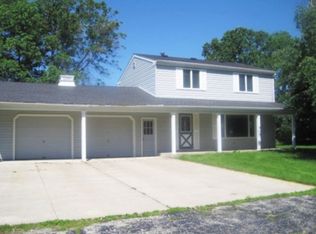 4105 Western Dr, Oshkosh, WI 54901