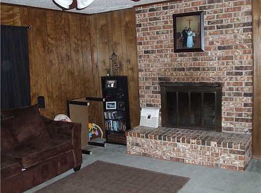 4th image of 1421/1423 Rolling Oaks Dr