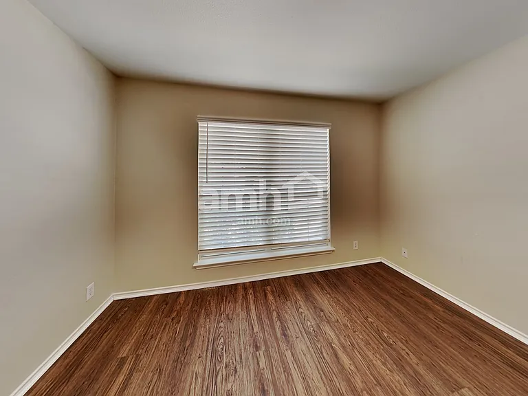 1419 Diamond Blf — Photo 14
