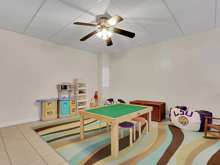 601 Blackburn Dr — Photo 20