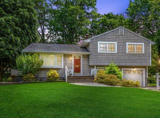 4 Marcia Ln, New City, NY 10956