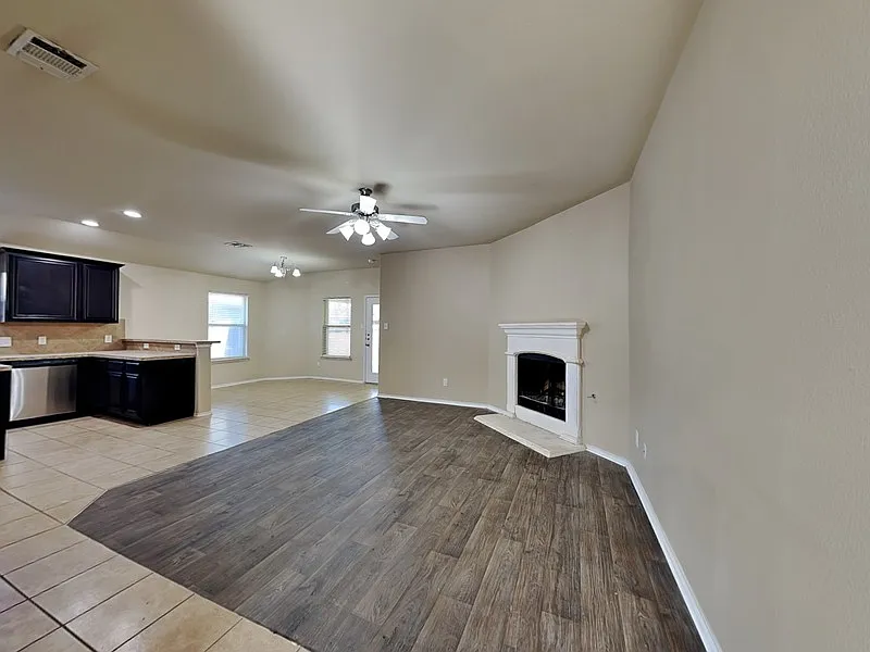 Building Photo - 1114 Bexar Ave