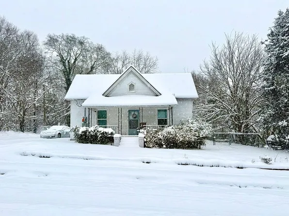 4 Montgomery St, Drayton, SC 29333