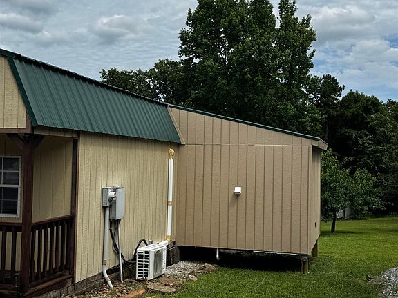 3rd image of 653 Blair Rd