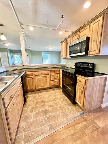 132 Middle St Photo 1