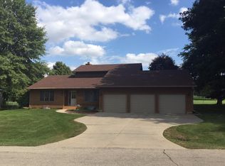 1302 Fairway Dr, Marshalltown, IA 50158