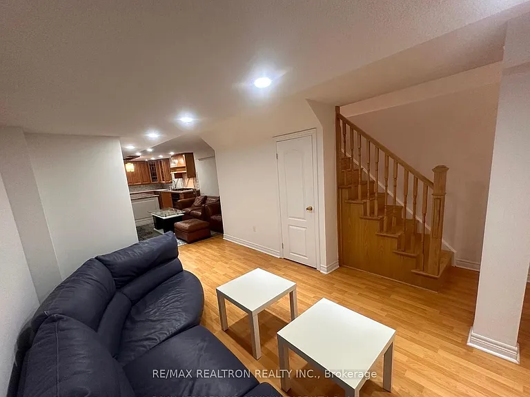 20 Maple Forest Dr #BASEMENT — Photo 3