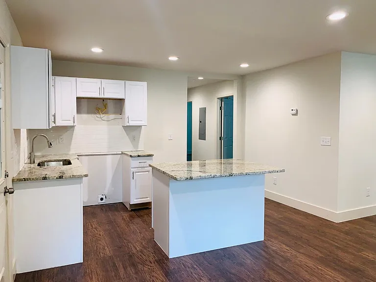 364 Brooks Ave SW — Photo 5