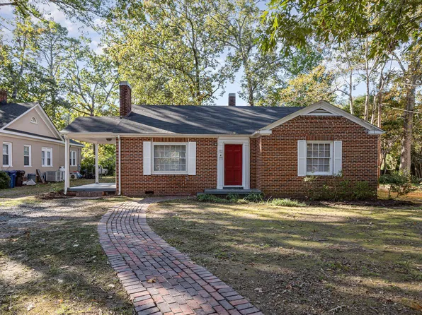 521 Summitt Dr, Sanford, NC 27330