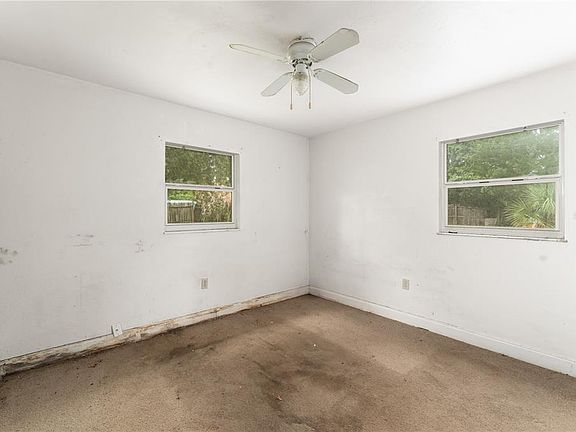5th image of 717 NW 253rd St