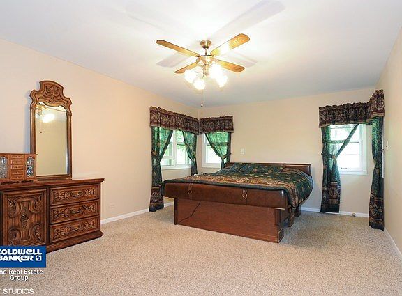 5th image of 27W722 Hickory Ln
