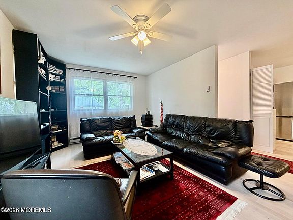 5th image of 13 B Lexington Drive