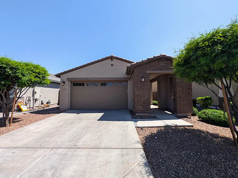 9509 W Sells Dr — Photo 54