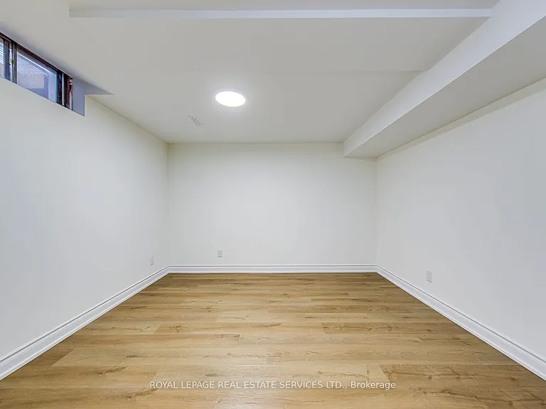 1463 Albion Ave — Photo 43