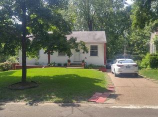 324 Lanark Rd, Saint Louis, MO 63137