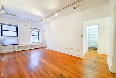 Rented by Warburg
