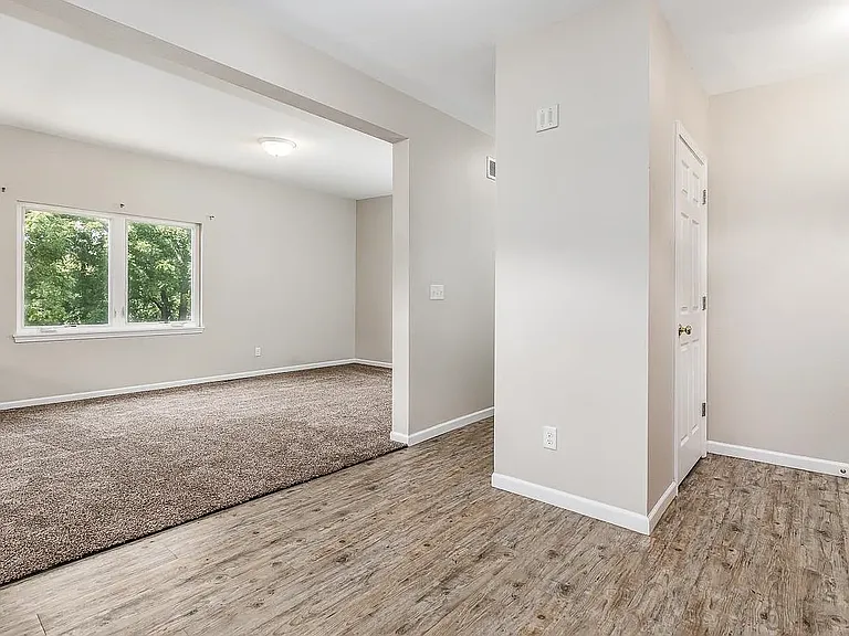 1043 Edina St — Photo 11