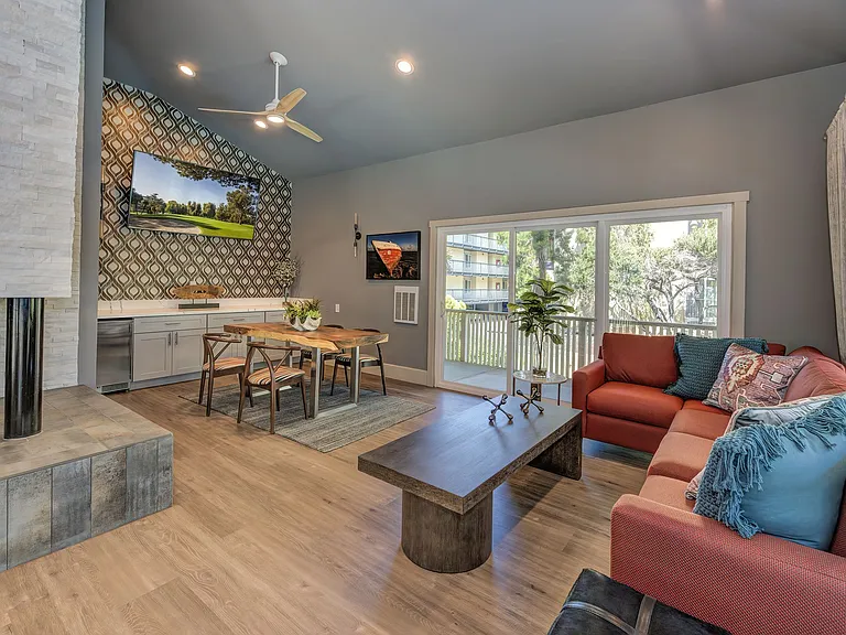 2465 Shoreline Dr — Photo 5