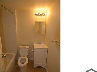 3031 30th St SE APT 3, Washington, DC 20020