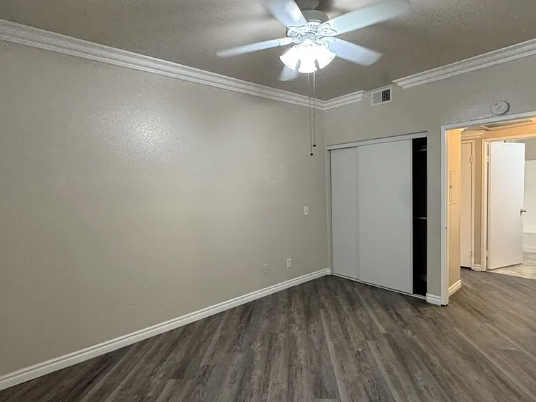 Alcantara Home Apts — Photo 68