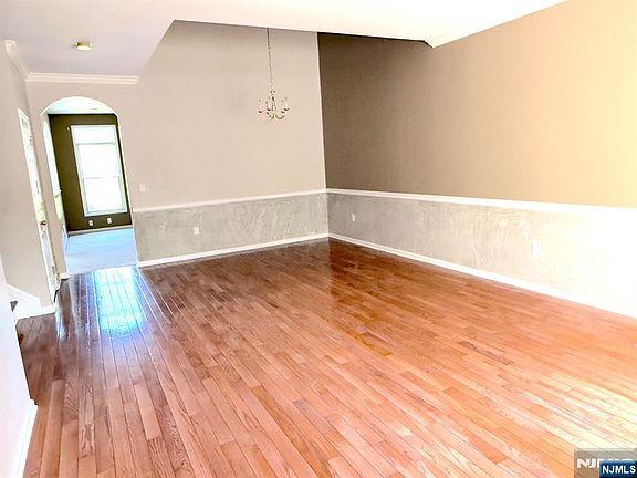 4th image of 5 Magnolia Ln #54