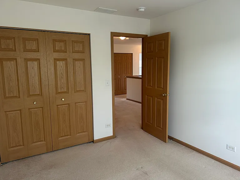 2482 Stoughton Cir — Photo 13