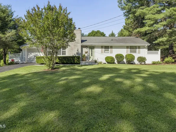 1320 Lynnwood Dr, Johnson City, TN 37601