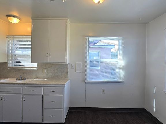 4th image of 3365 E Clinton Ave #3365