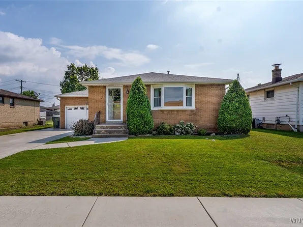 7 John F Kennedy Ln, Depew, NY 14043