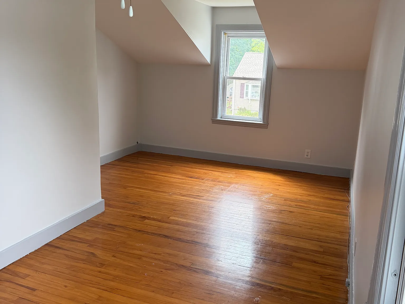 2 bed, 800 sqft, $1,950 — Photo 2
