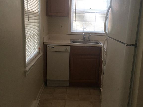 4th image of 818 Jefferson St APT B