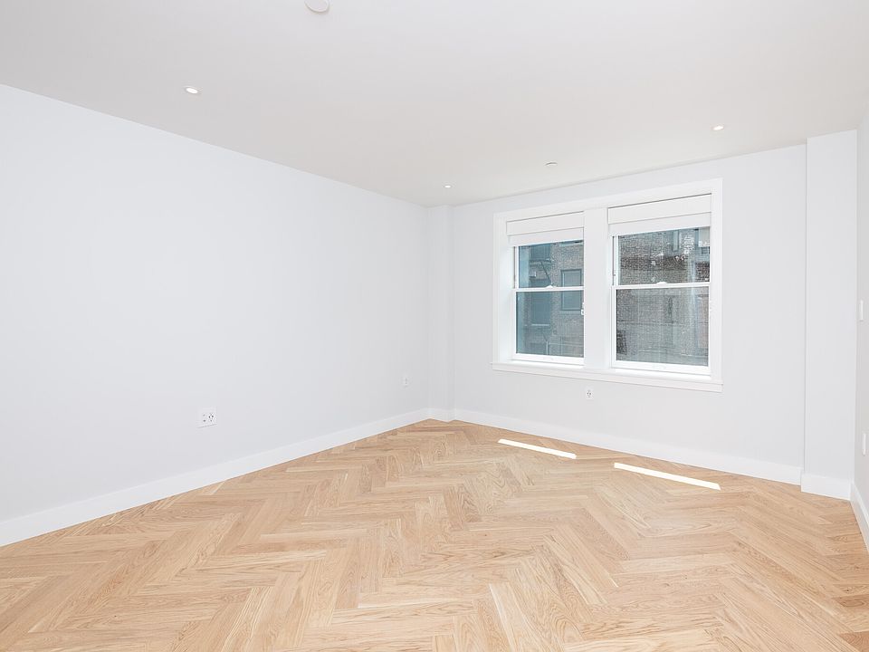 2nd image of 15 Commonwealth Ave #4