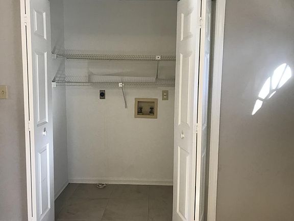 Laundry closet - W/D hook-ups
