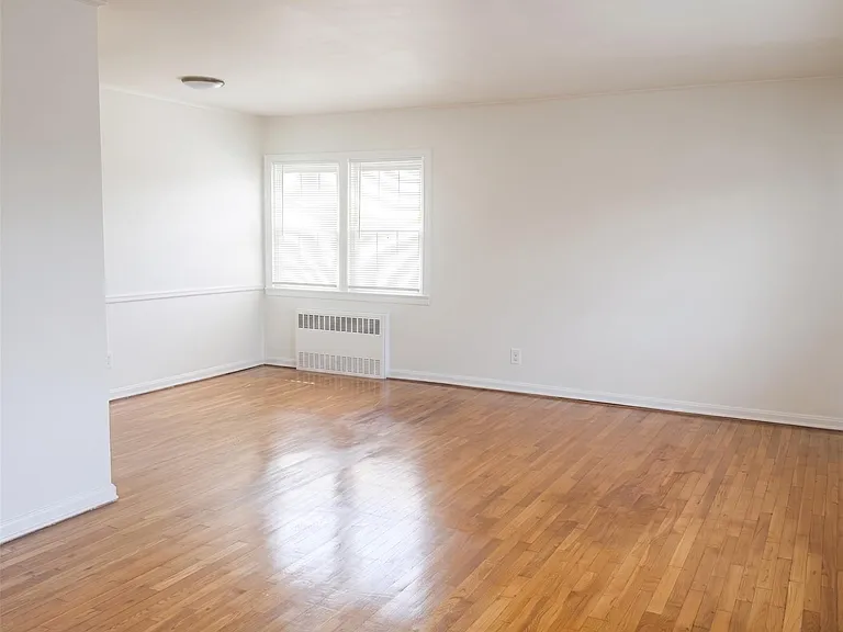 2711 Deerfield Rd — Photo 4