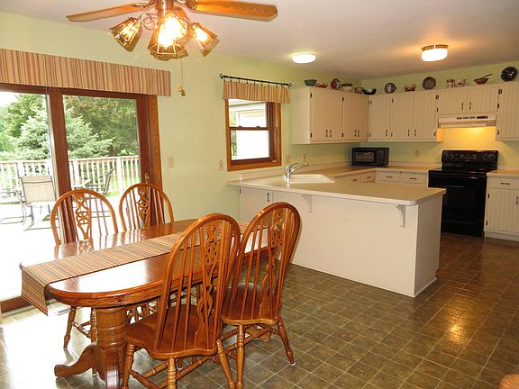 5th image of W355N5875 Bridle Ln