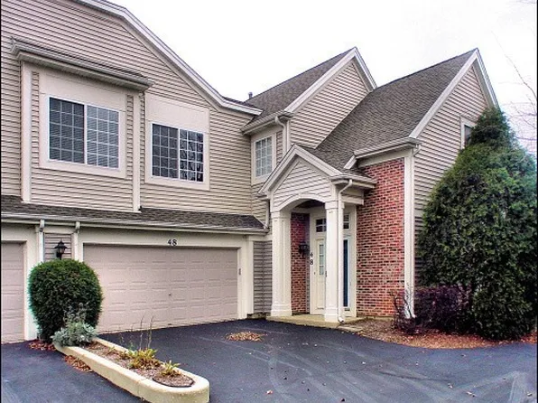 48 W Briarwood Dr, Streamwood, IL 60107