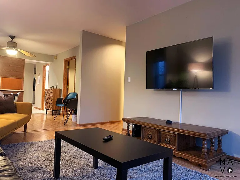 2826 N Lincoln Ave #2 — Photo 8