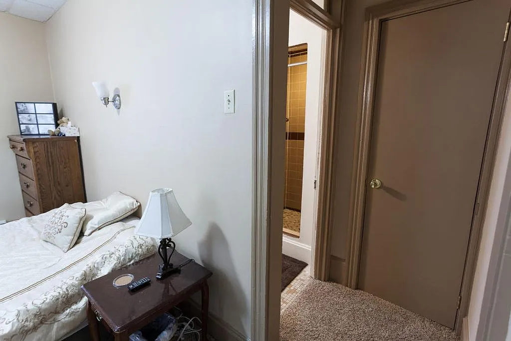 1 bed, 1000 sqft, $1,150 — Photo 2