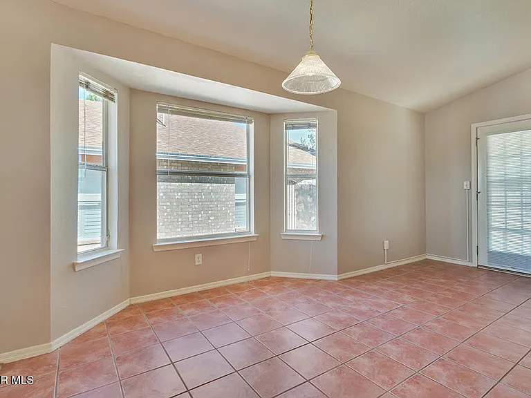 1417 Plaza Verde Dr — Photo 8