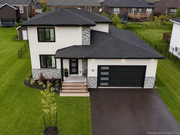 51 Renoir St, Moncton, NB E1G 5V5