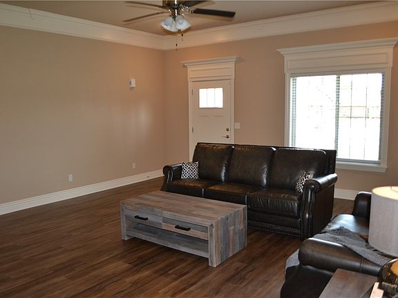 4th image of 518 SE Grandview Dr