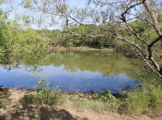 760 N Graytown Rd, Saint Hedwig, TX 78152